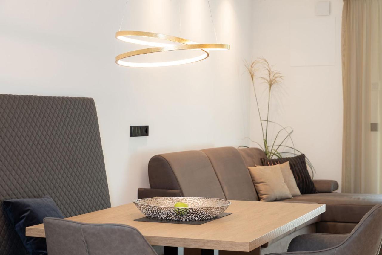 Nice Living Neue- Moderne Apartments Im Herzen Von Brixen - Kostenlose Brixencard - Ideal Fuer Familien, Paare, Geschaeftsreisende Und Allen Urlaubs Hungrigen Bagian luar foto